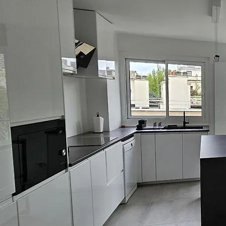 Soleil Modern Апартаменты Нёйи-сюр-Сен