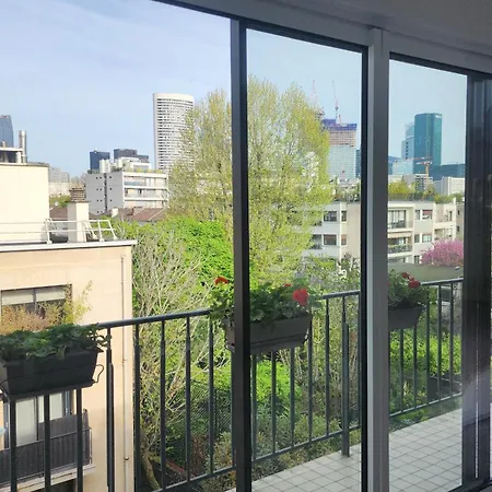 Soleil Modern Апартаменты Нёйи-сюр-Сен