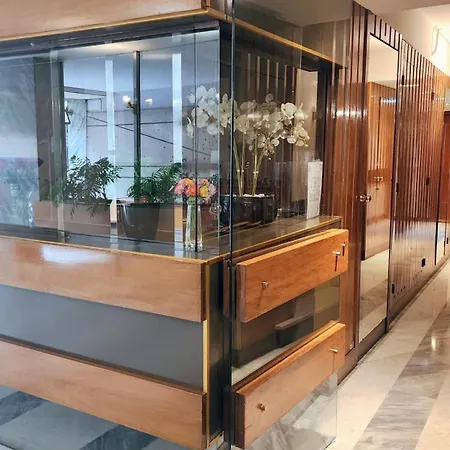 Soleil Modern Апартаменты Нёйи-сюр-Сен